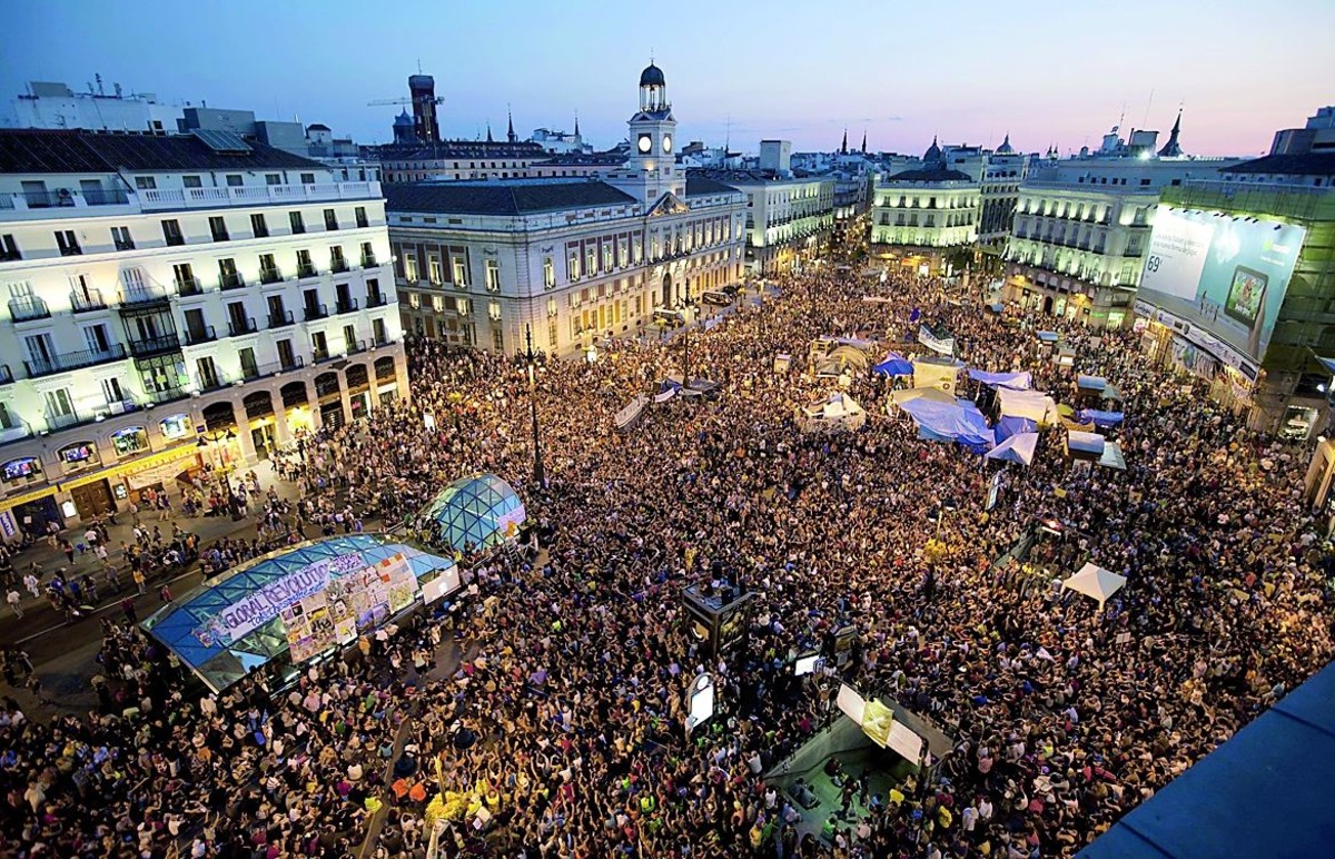 De los indígenas chiapanecos y  los piqueteros argentinos a los indignados españoles